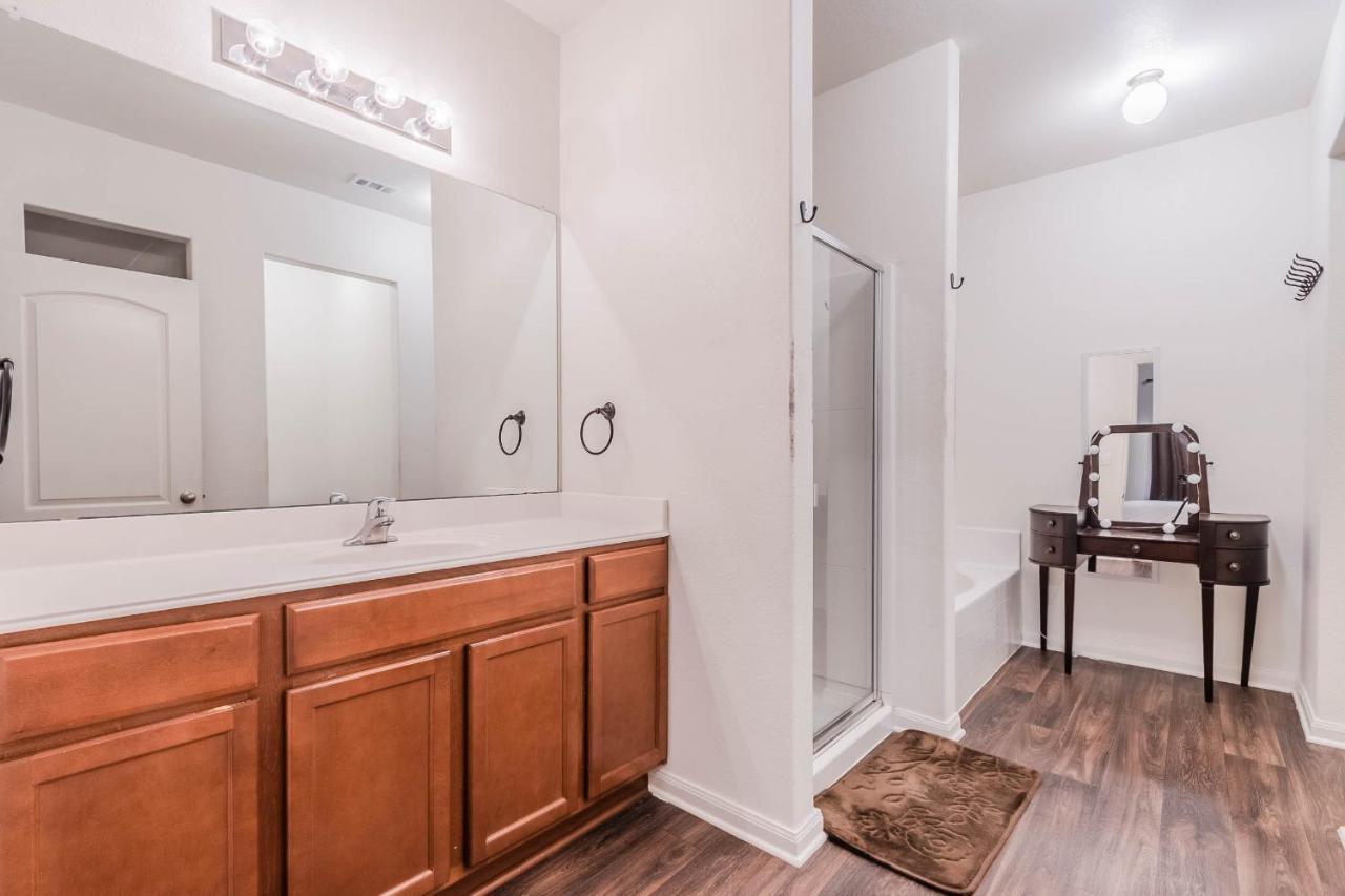 Luxury 5Br Dallas Retreat With Business Amenities - Perfect For Business Travelers, Families & Groups 외부 사진