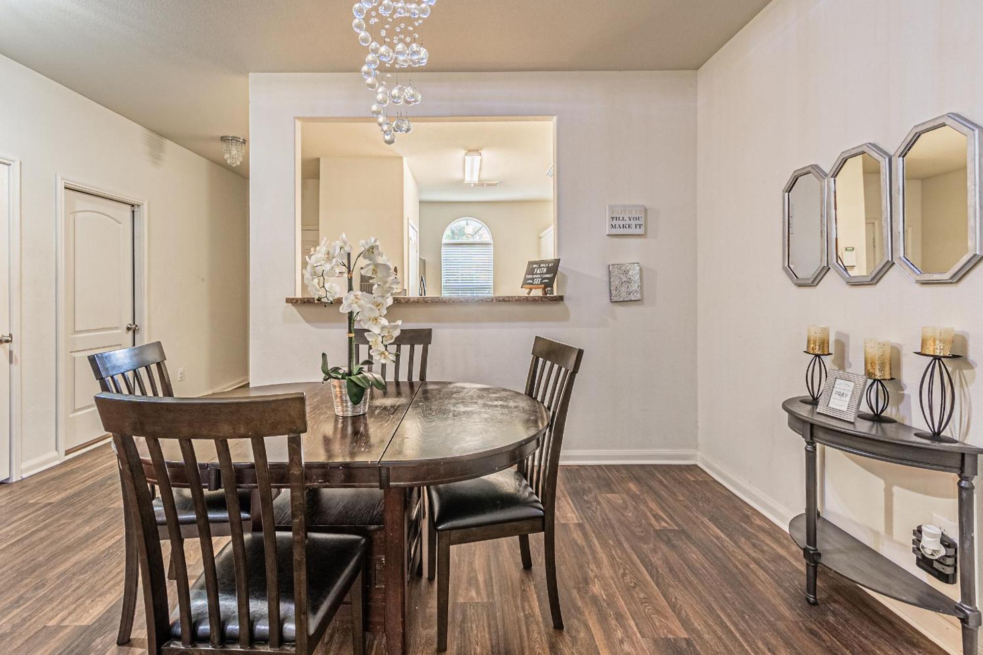 Luxury 5Br Dallas Retreat With Business Amenities - Perfect For Business Travelers, Families & Groups 외부 사진