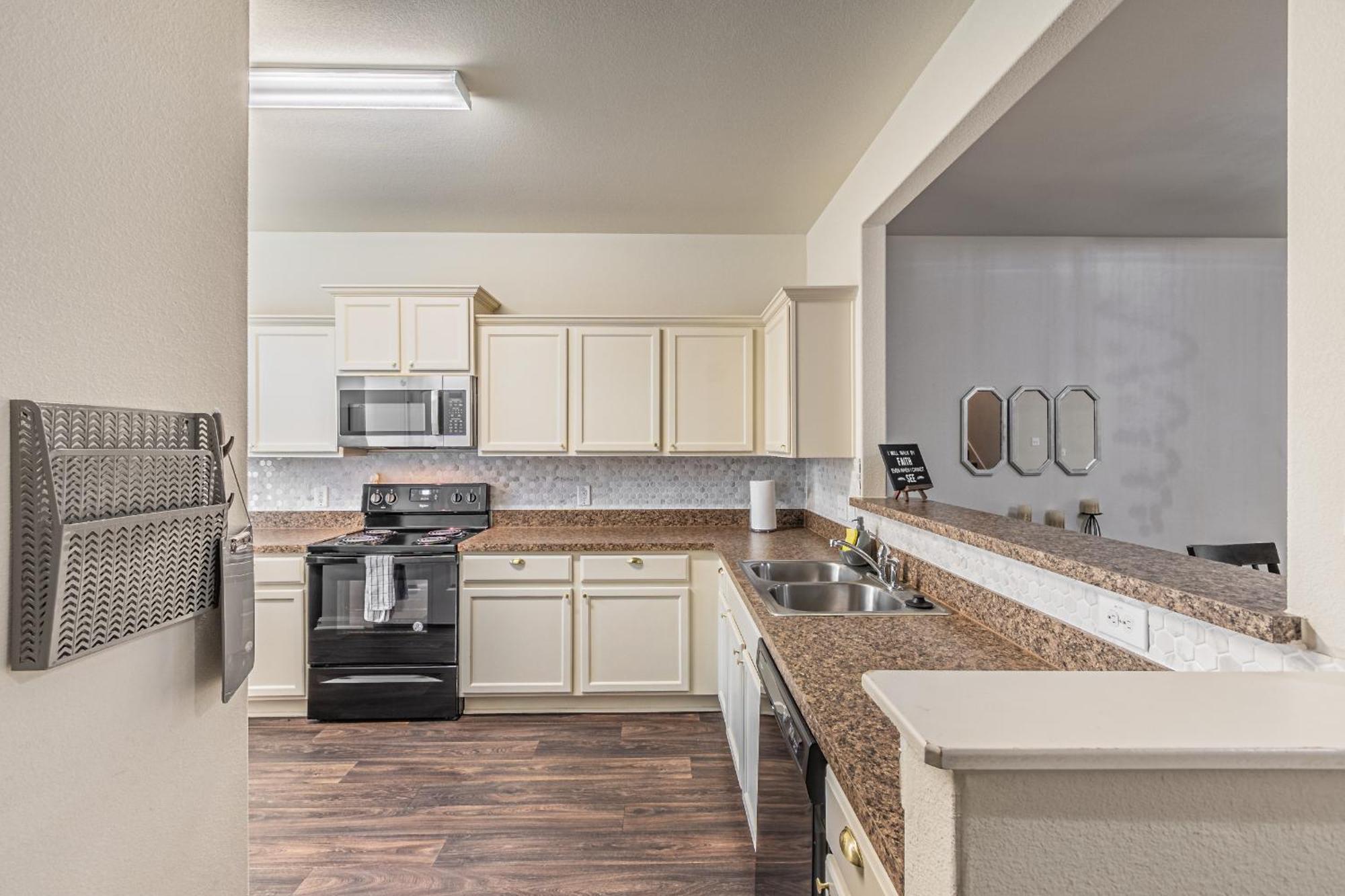 Luxury 5Br Dallas Retreat With Business Amenities - Perfect For Business Travelers, Families & Groups 외부 사진