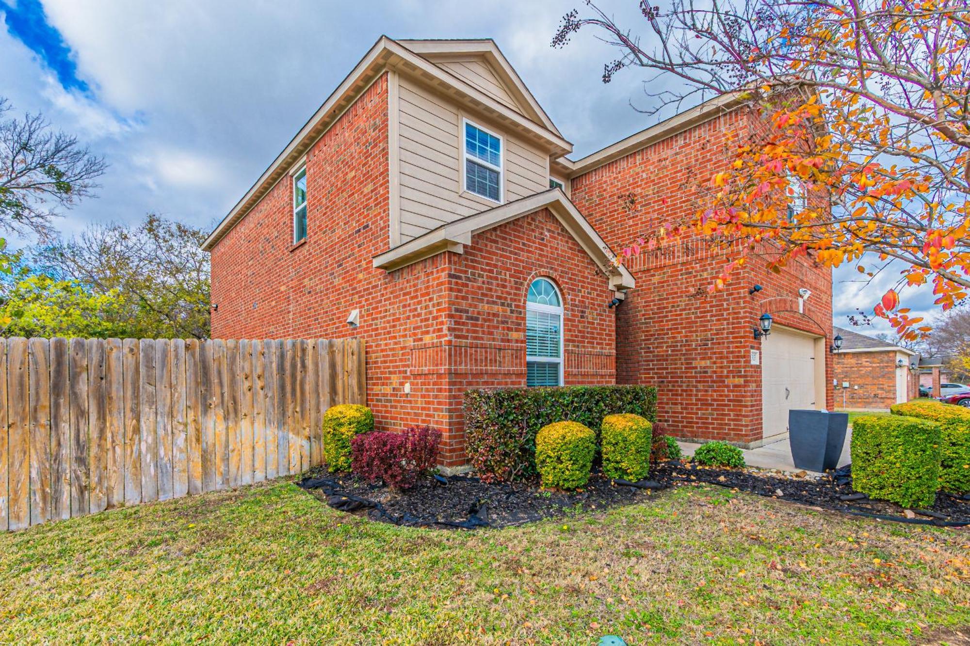 Luxury 5Br Dallas Retreat With Business Amenities - Perfect For Business Travelers, Families & Groups 외부 사진