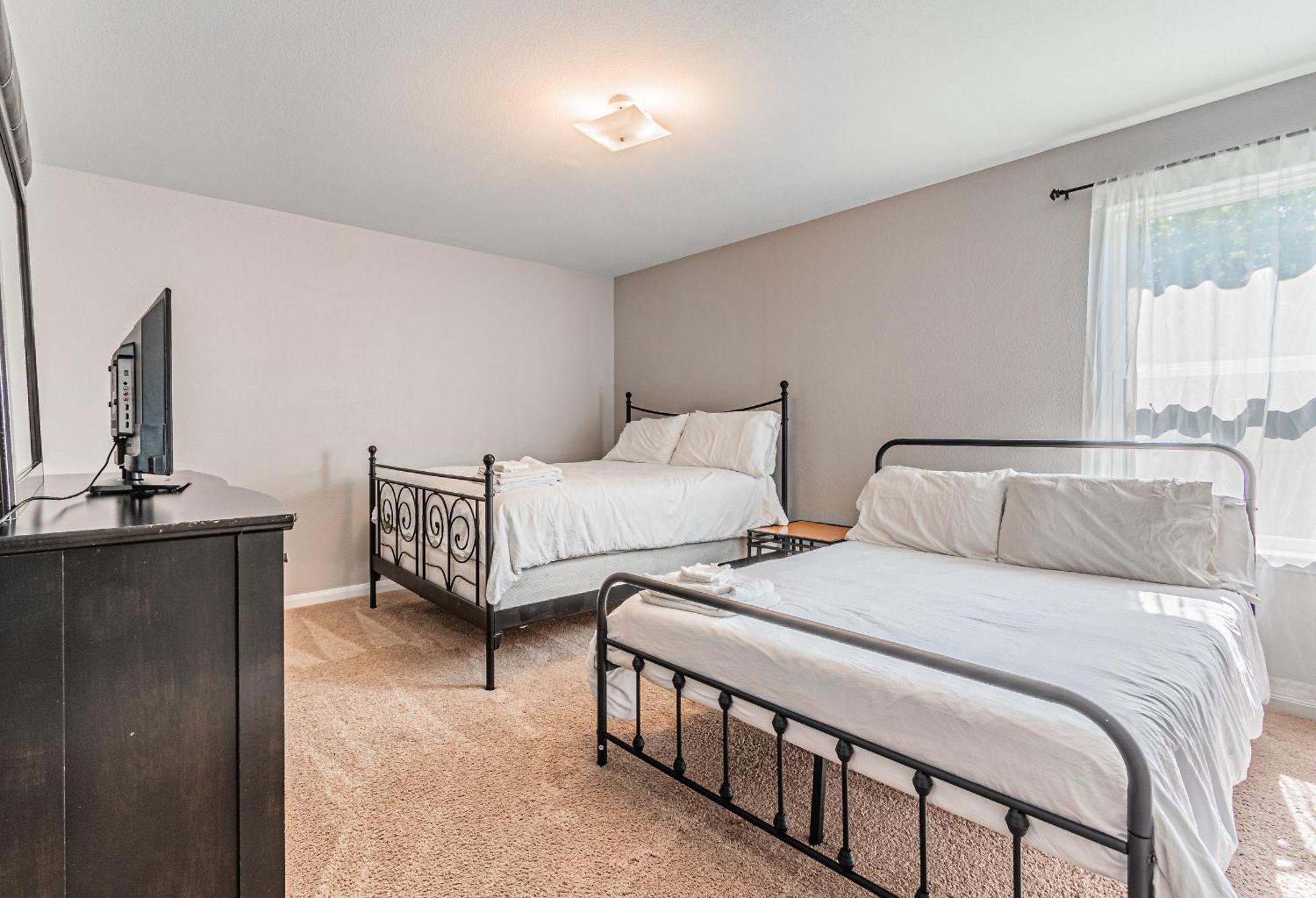 Luxury 5Br Dallas Retreat With Business Amenities - Perfect For Business Travelers, Families & Groups 외부 사진